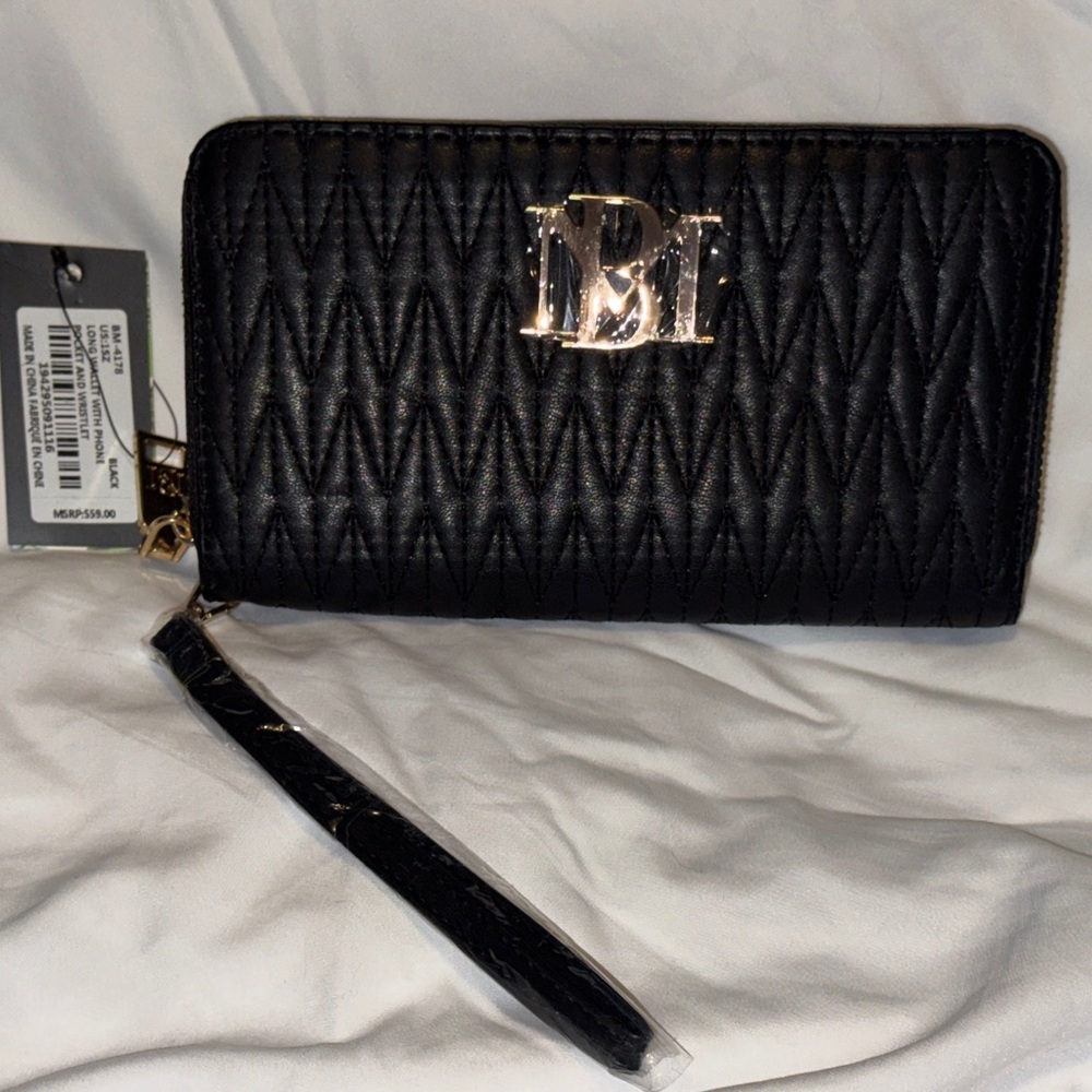 Badgley Mischka Black Quilted Wristlet - Picture 4 of 4